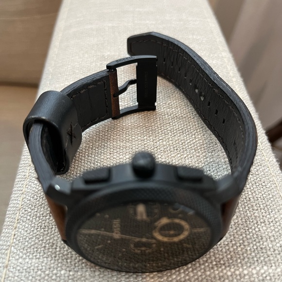 Fossil Men’s Leather Watch (Chronograph and Date) - Picture 5 of 15